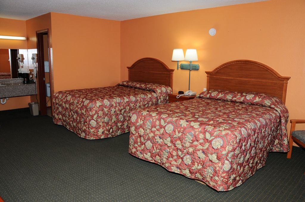 American Inn Cleburne Room photo