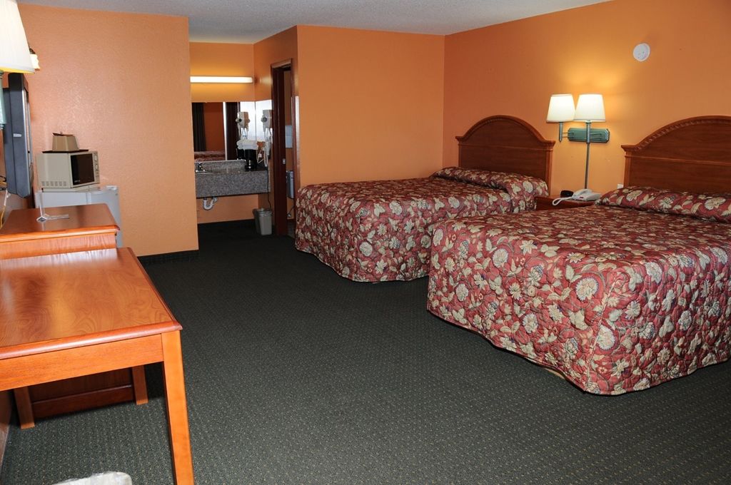 American Inn Cleburne Room photo