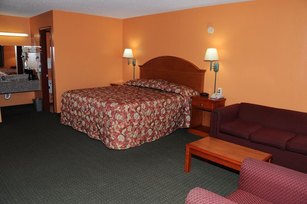 American Inn Cleburne Room photo